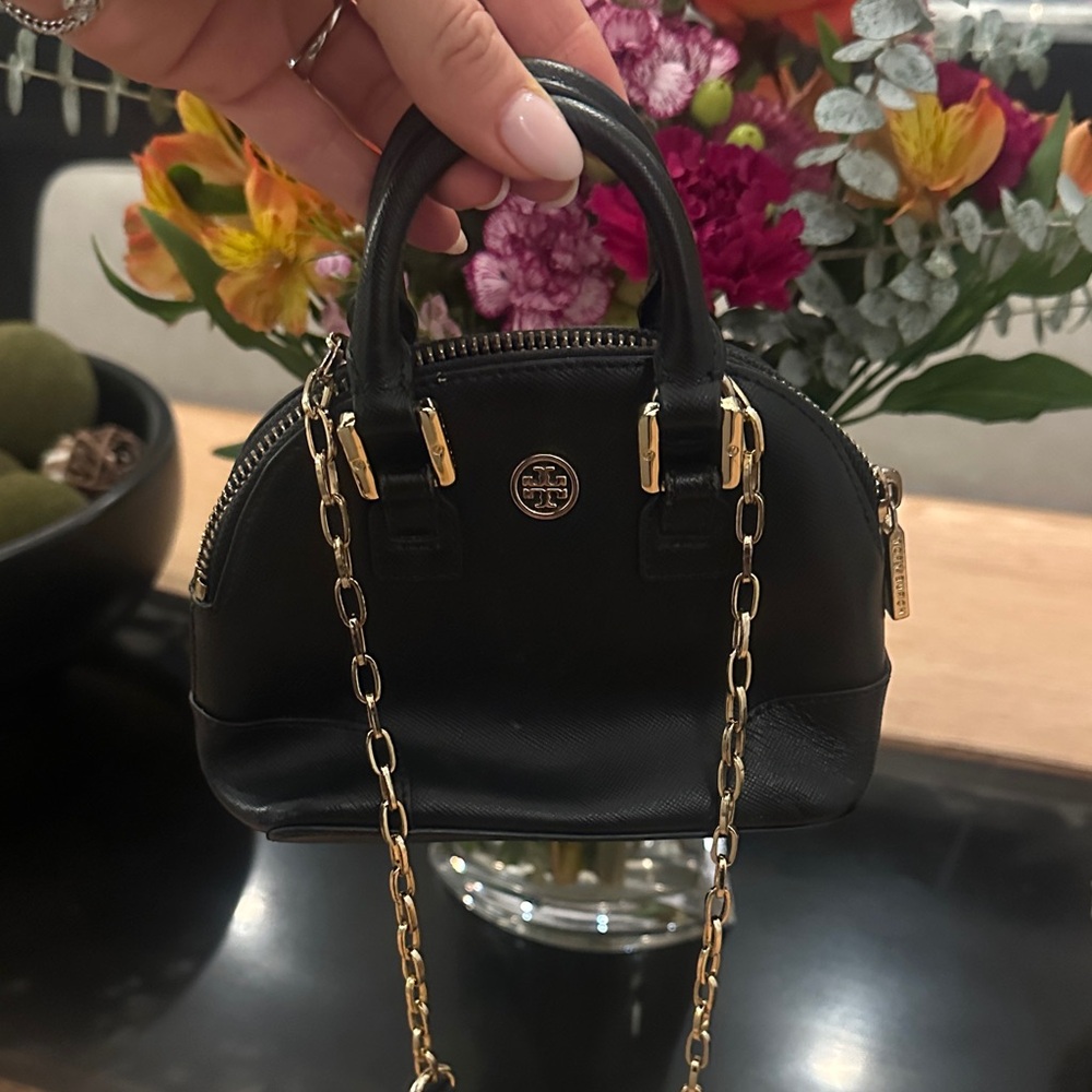 Tory Burch Robinson Pebbled Mini Dome Satchel – Black with Gold Chain